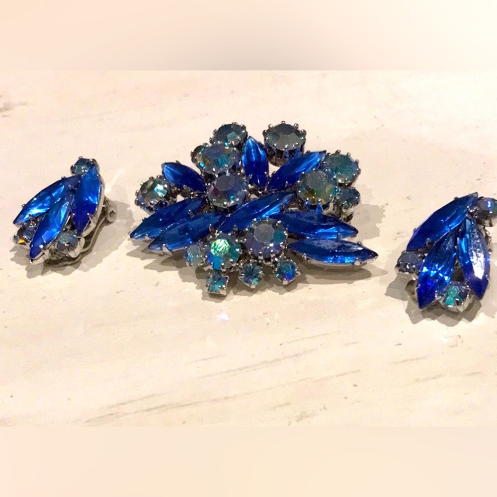 Vintage Cobalt Blue and Teal Rhinestone Brooch and Earrings Set